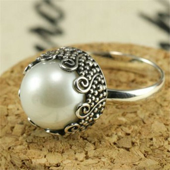 Jewelry - Vintage Fashion White Pearl 925 silver ring sz7